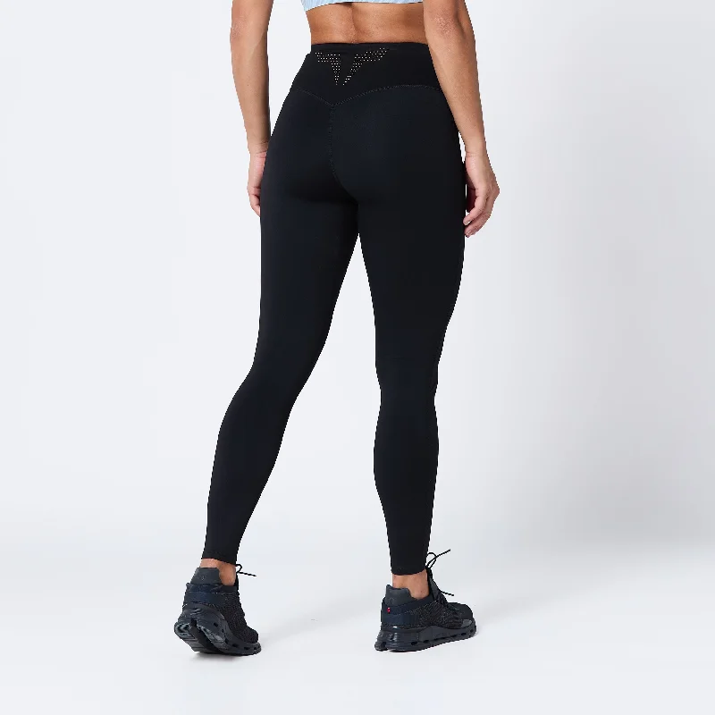 Ripped women leggings for a trendy and rebellious fashion statementRun The City Leggings 27" 2.0 - Black