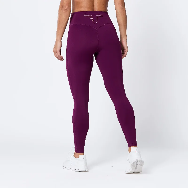 Compression women leggings for post - workout recovery and muscle supportRun The City Leggings 27" 2.0 - Pickled Beet