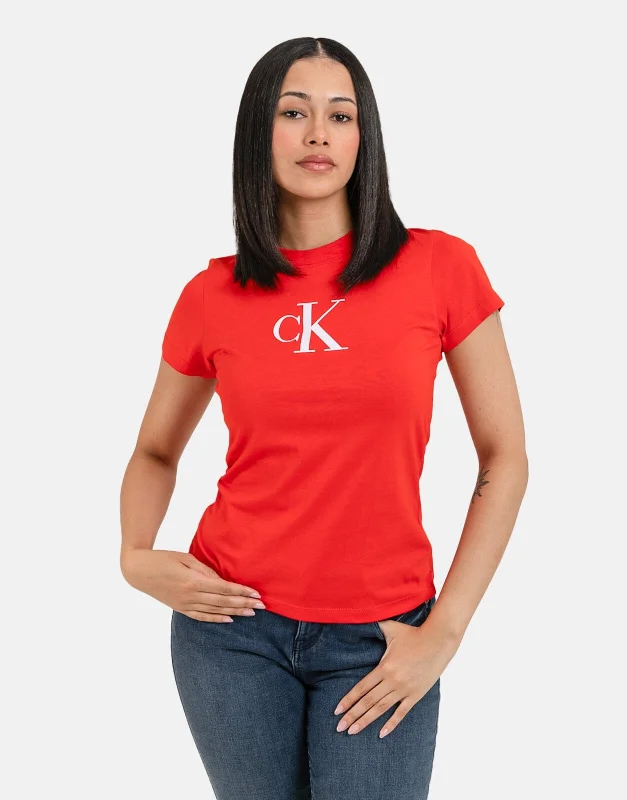 Striped Women T Shirt in a Classic PatternCalvin Klein Satin CK Slim Red T-Shirt