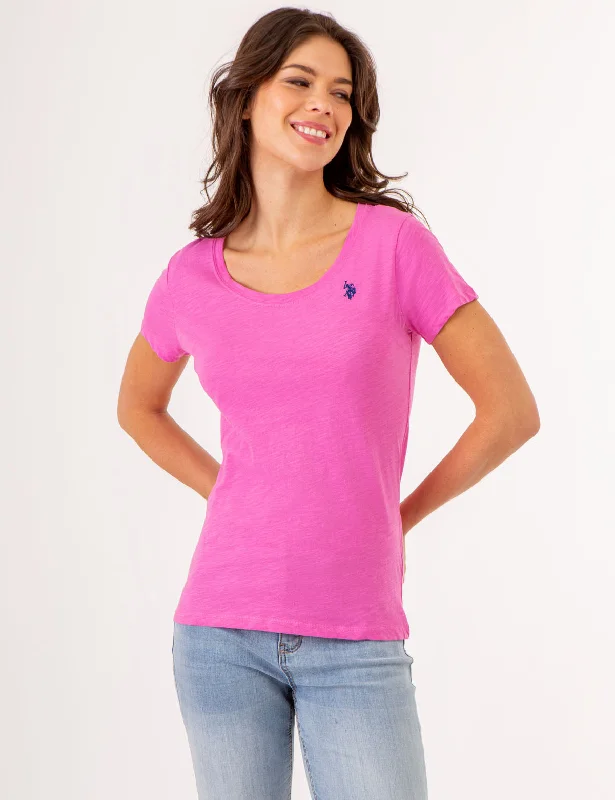 Pocketed Women T Shirt for Added FunctionalitySCOOP NECK T-SHIRT