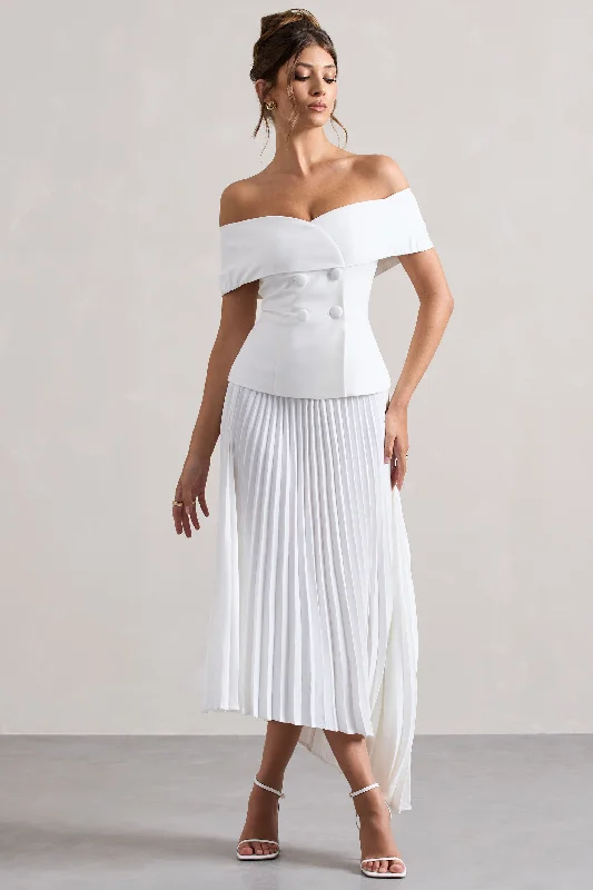 Long - Sleeve Women Dress in Velvet for a Luxurious Winter LookHattie | White Bardot Tailored Maxi Dress With Plisse Skirt