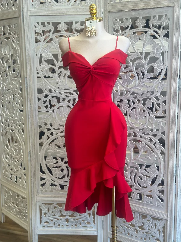 Backless Women Dress for a Sexy and Alluring Look at Evening EventsRed Ruffle Knotted Off Shoulder Dress -Estira Poco, Slightly Stretchy