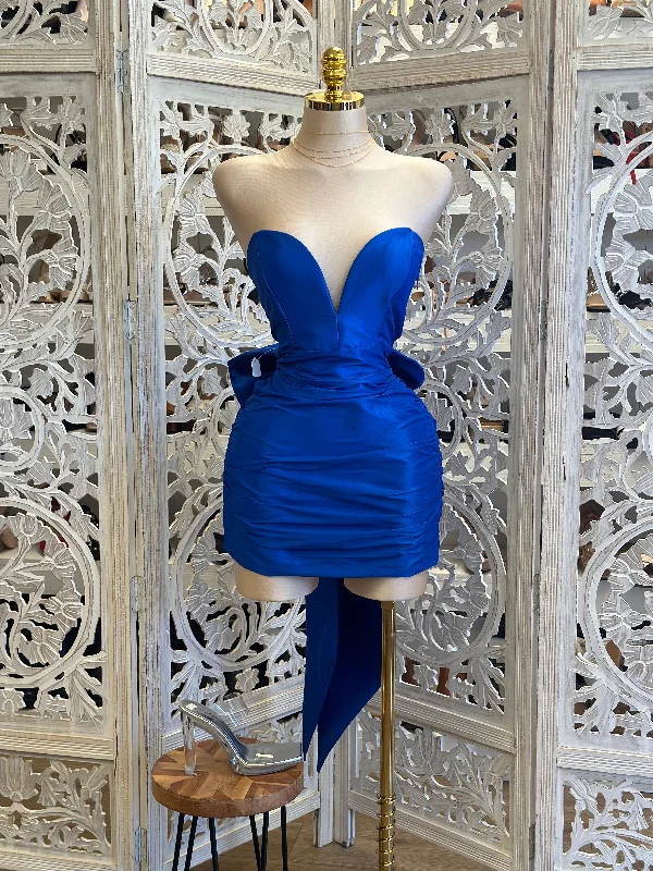 Shift Women Dress with a Simple and Classic Design for Everyday WearRoyal Blue Heart Lined Enlarged Bow Dress - No Estira, Not Stretchy