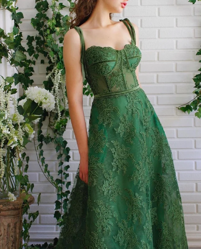 Ruffled Women Dress with Multiple Layers for a Playful and Girly StyleForever Moss Gown