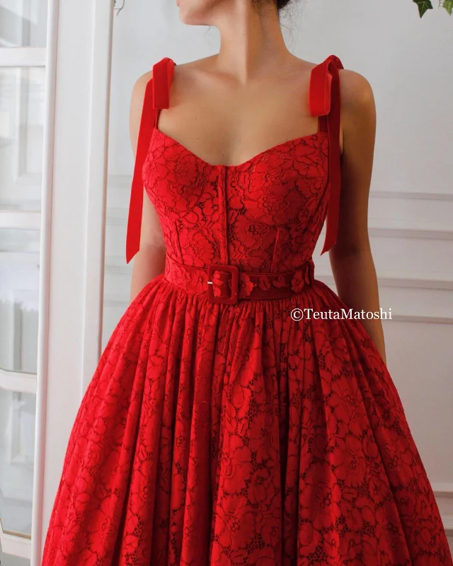 Plus Size Women Dress with a Flattering A - Line Cut for Comfort and StyleLovely Red Blooms Gown