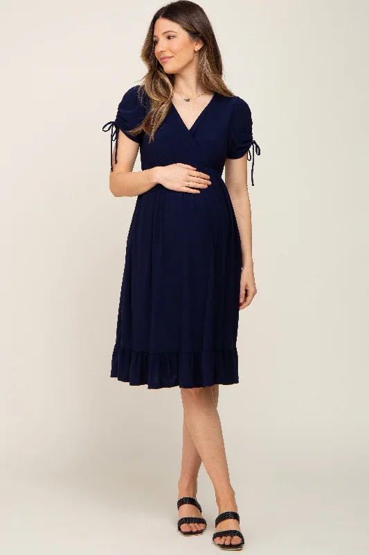 Halter Neck Women Dress to Show Off the Shoulders and NecklineNavy Cinched Sleeve Maternity Midi Dress