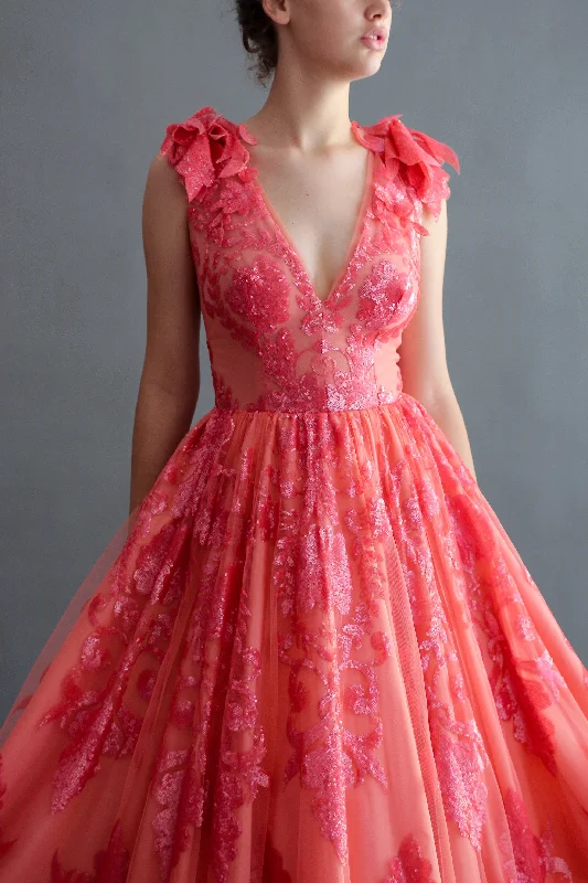 Halter Neck Women Dress to Show Off the Shoulders and NecklinePretty French Rose Gown