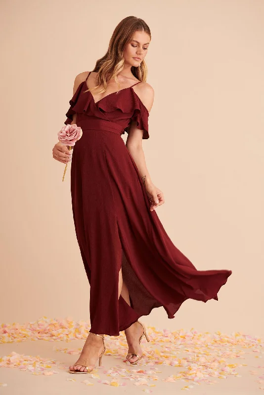 Long - Sleeve Women Dress in Velvet for a Luxurious Winter LookMarit Maxi Dress In Wine