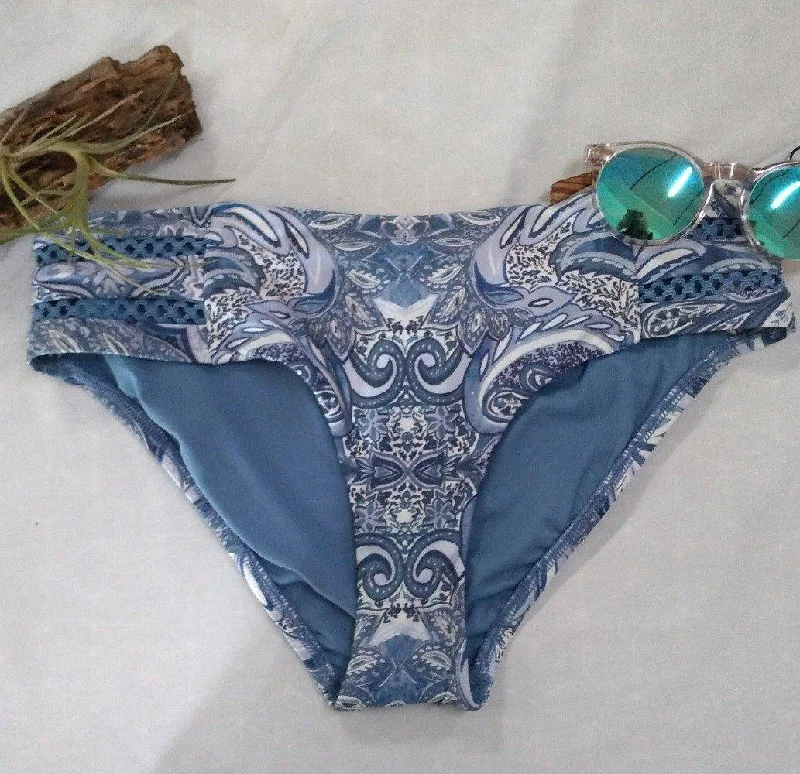 Neon - colored bikini to stand out on the beachMilea 4162-IND Indian Ink Lace Trim Pant