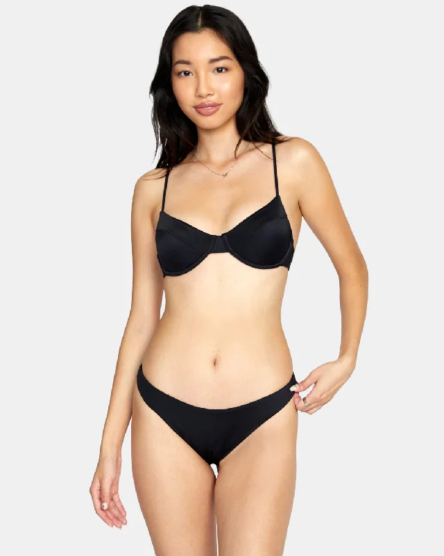 Ruched bikini with fabric gathers for a slimming effectSolid Underwire Bikini Top - Black